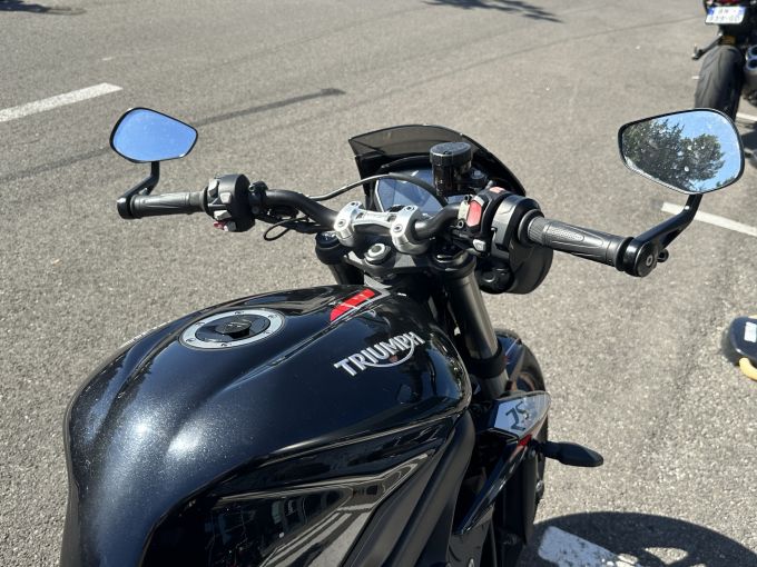 TRIUMPH STREET TRIPLE 765 RS 4