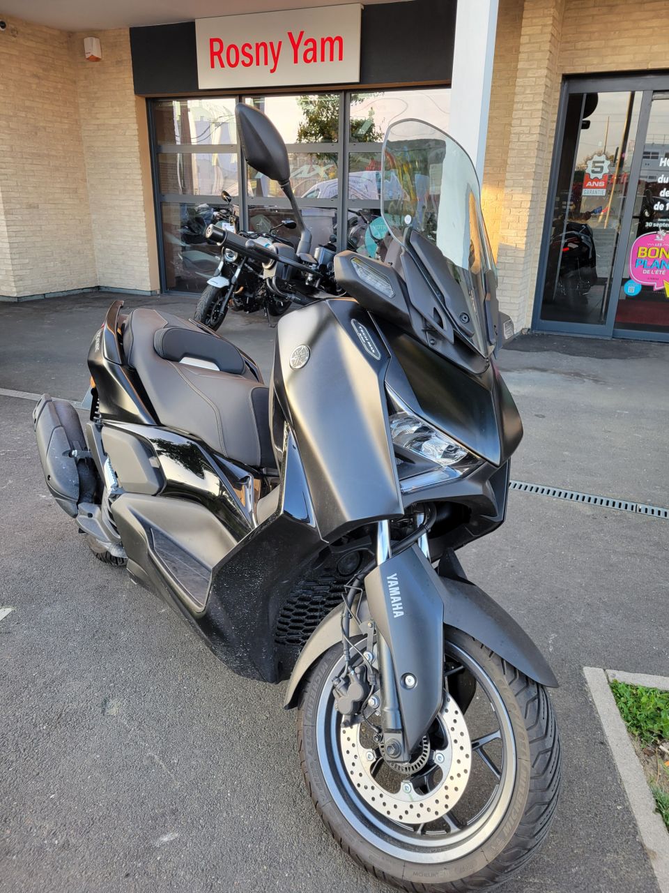 YAMAHA XMAX 125 TECH MAX 4