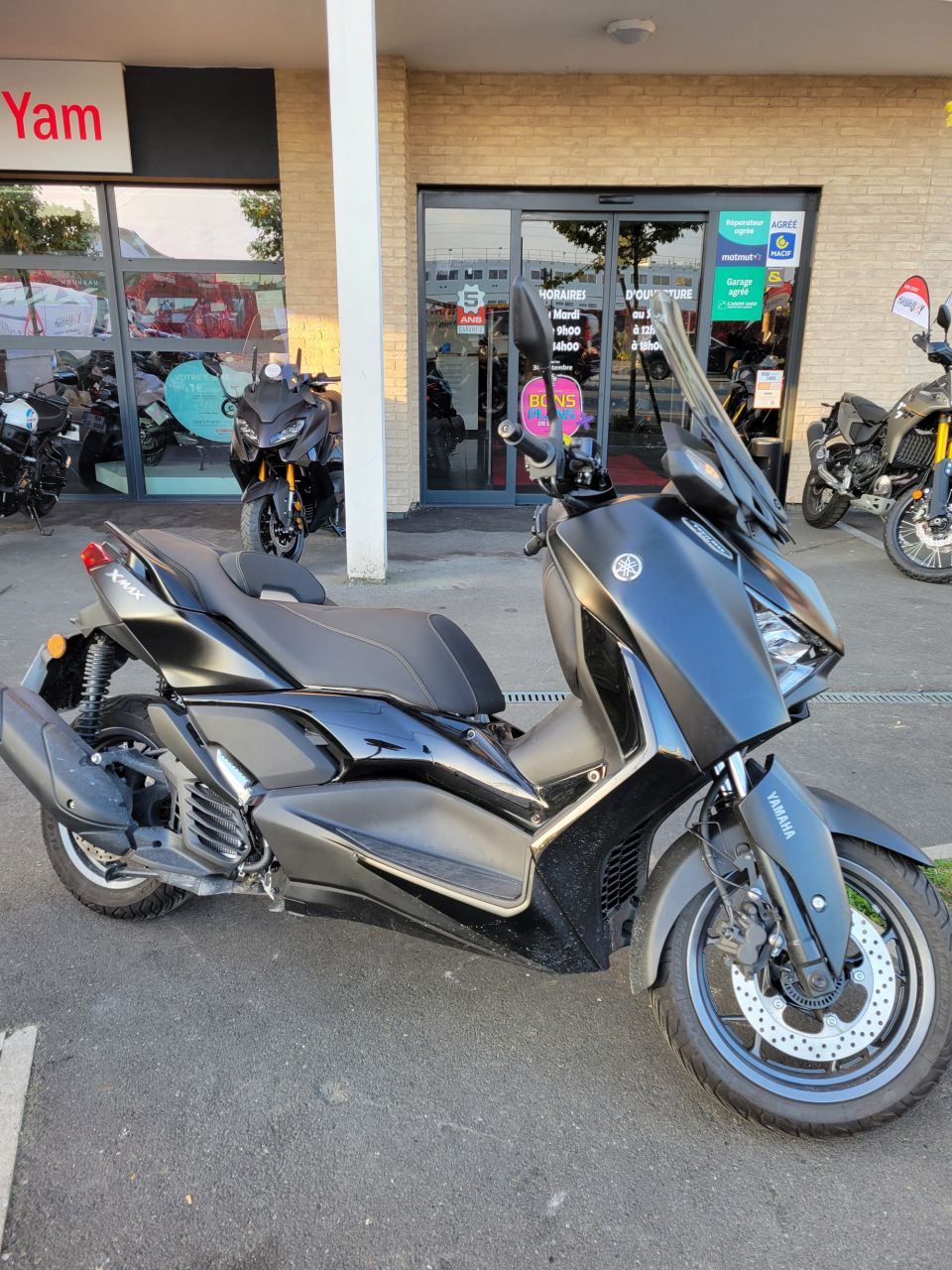 YAMAHA XMAX 125 TECH MAX 4