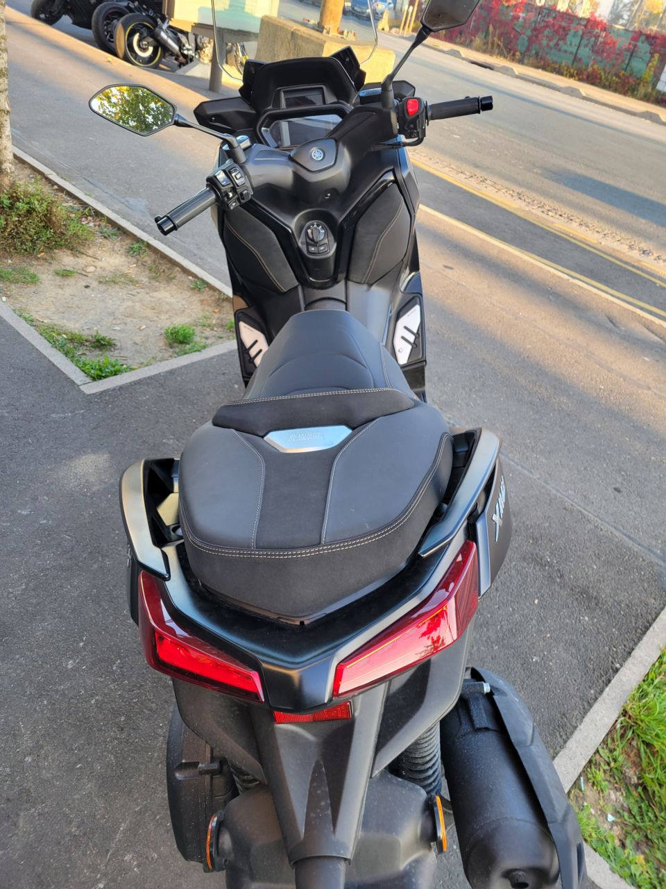 YAMAHA XMAX 125 TECH MAX 4