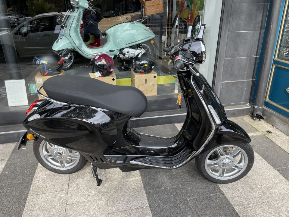 VESPA PRIMAVERA 50 4