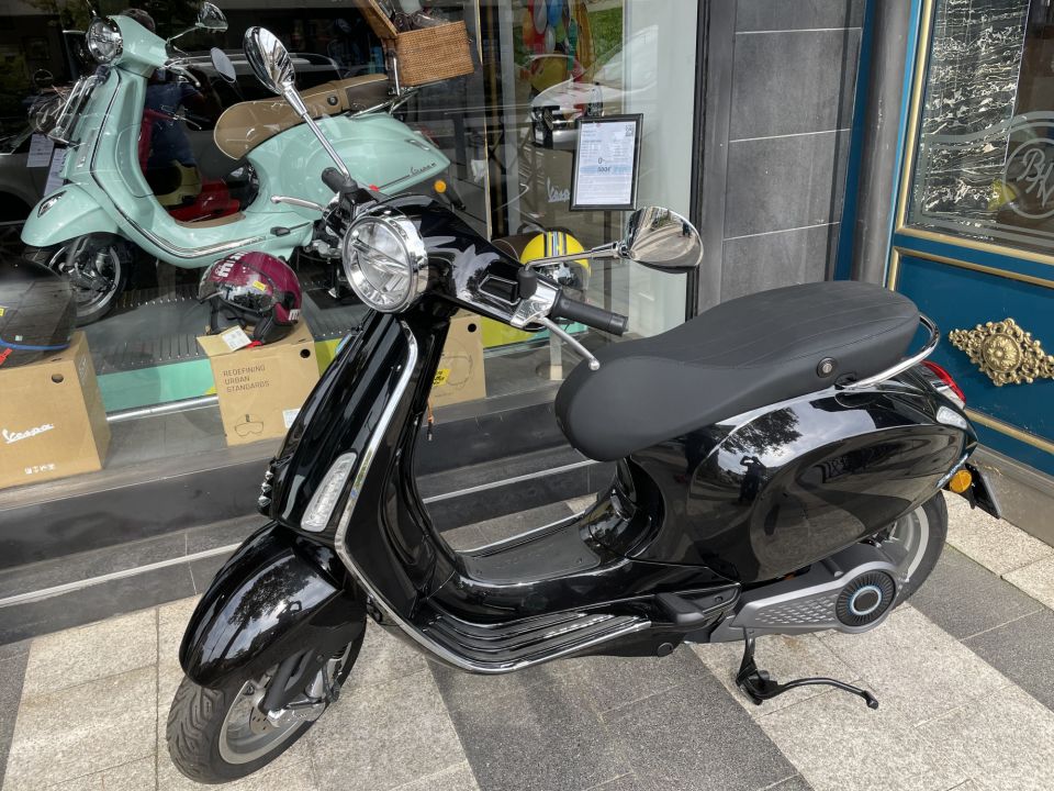 VESPA PRIMAVERA 50 4