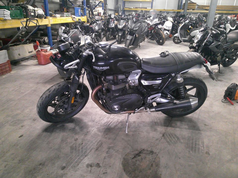 TRIUMPH SPEED TWIN 1200 4