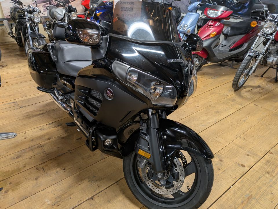 HONDA GOLDWING 1800 BAGGER 4