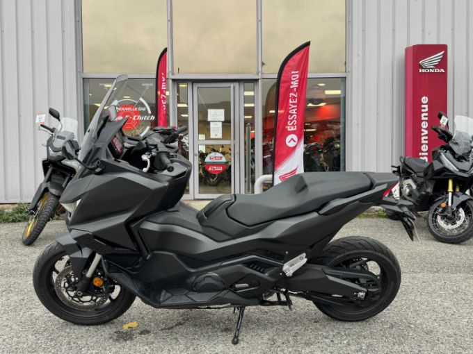 HONDA FORZA 750 4