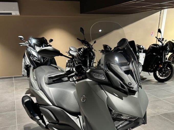YAMAHA XMAX 300 4