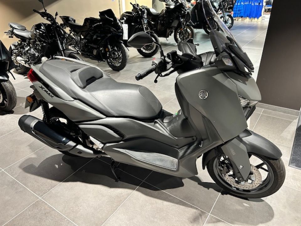 YAMAHA XMAX 300 4