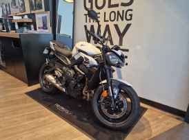 TRIUMPH STREET TRIPLE 765 R A2 - 2024