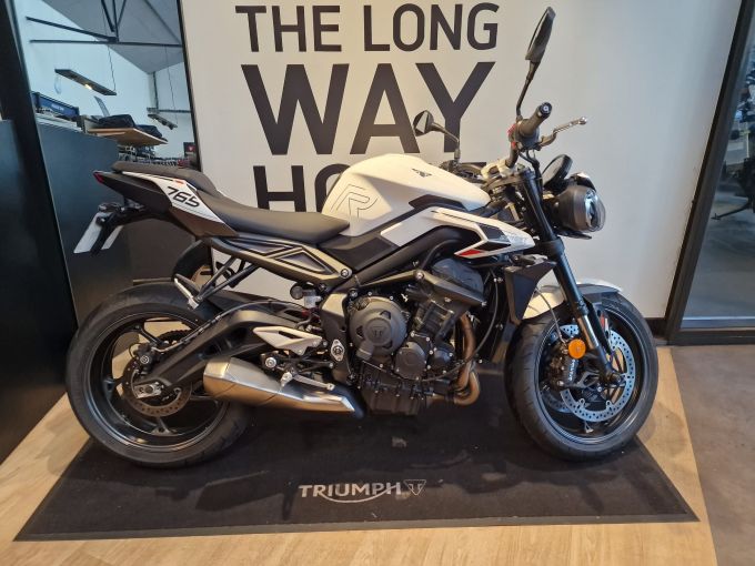 TRIUMPH STREET TRIPLE 765 R A2 4