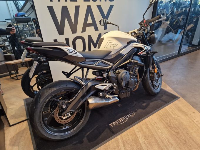 TRIUMPH STREET TRIPLE 765 R A2 4