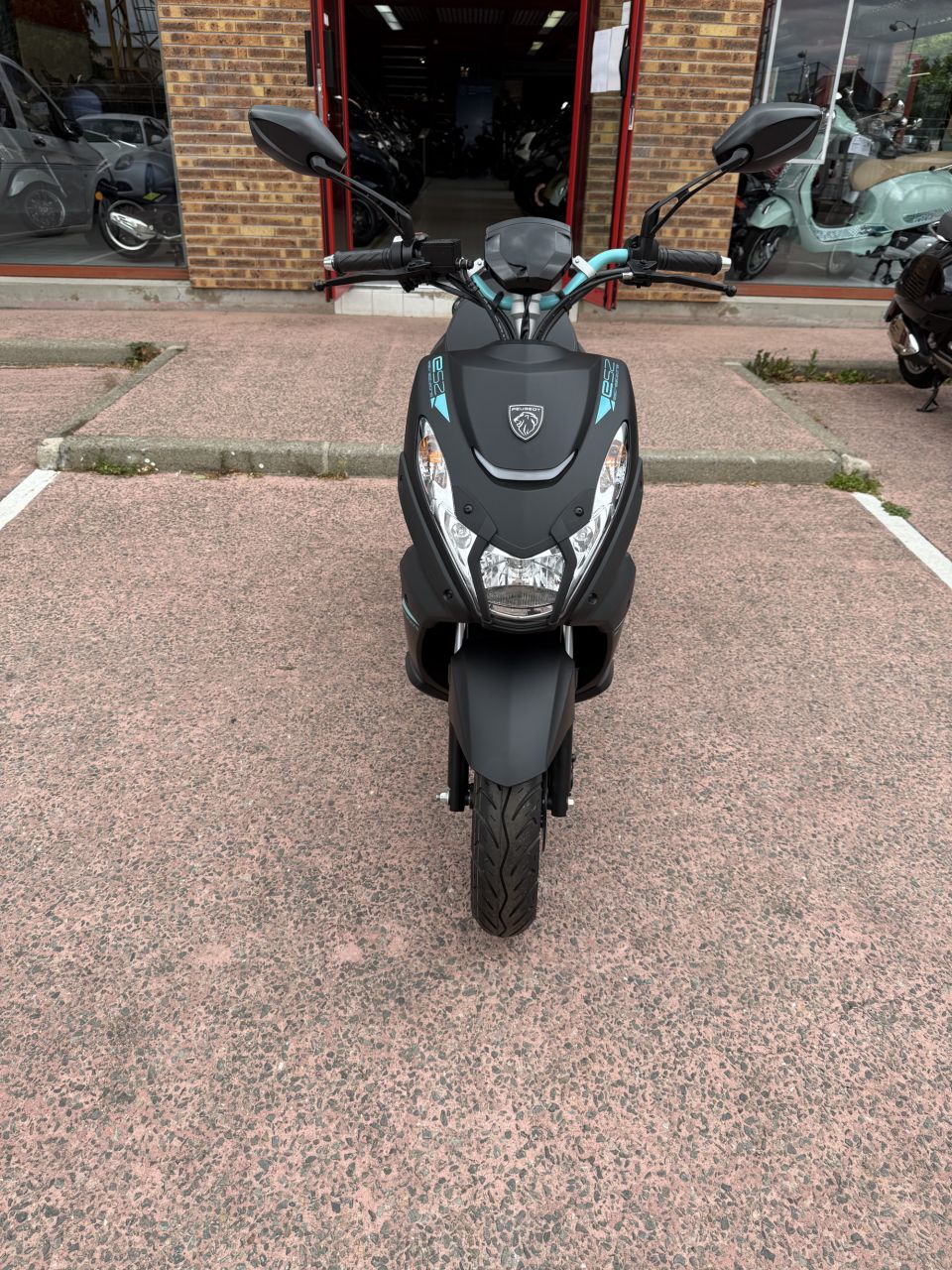 PEUGEOT E-STREETZONE L1 4