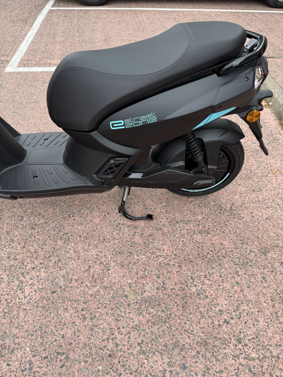 PEUGEOT E-STREETZONE L1 4