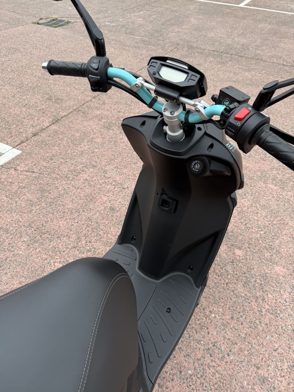 PEUGEOT E-STREETZONE L1 4