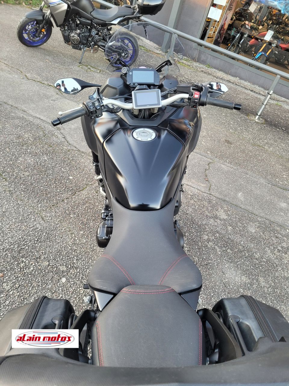 YAMAHA NIKEN 850 GT 4