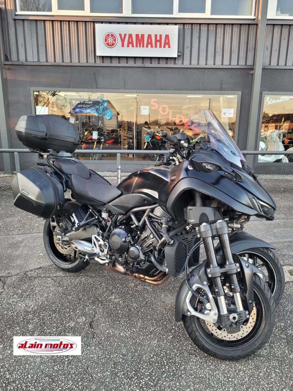 YAMAHA NIKEN 850 GT 4