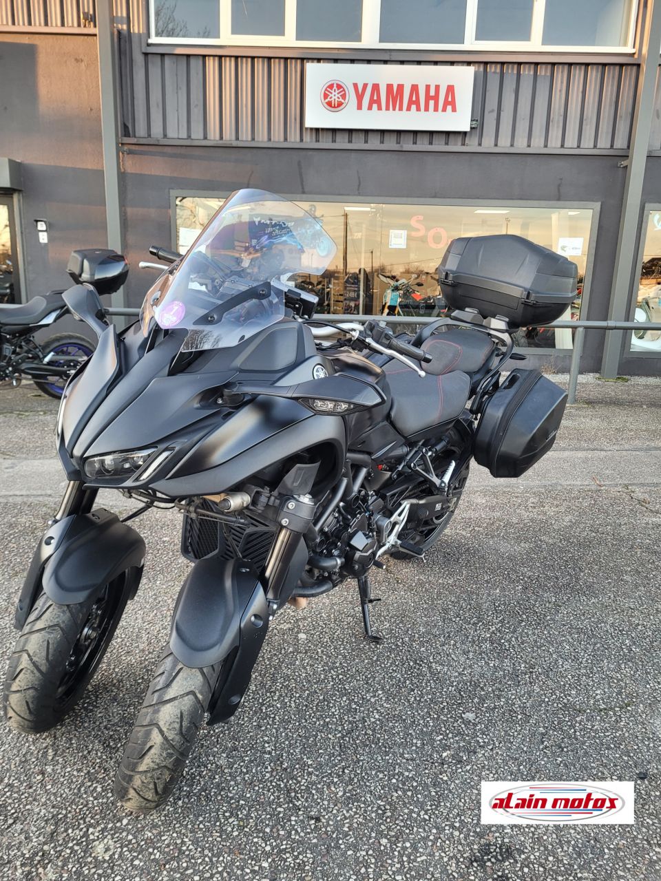 YAMAHA NIKEN 850 GT 4