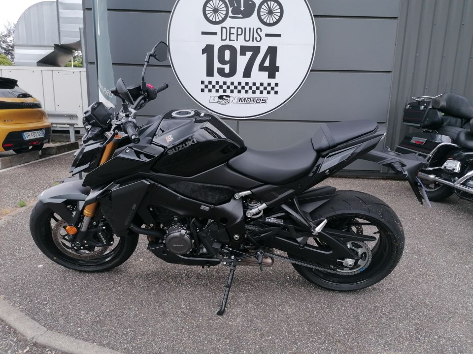SUZUKI GSX-S 1000 4
