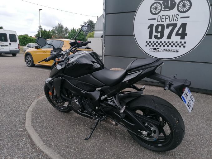 SUZUKI GSX-S 1000 4