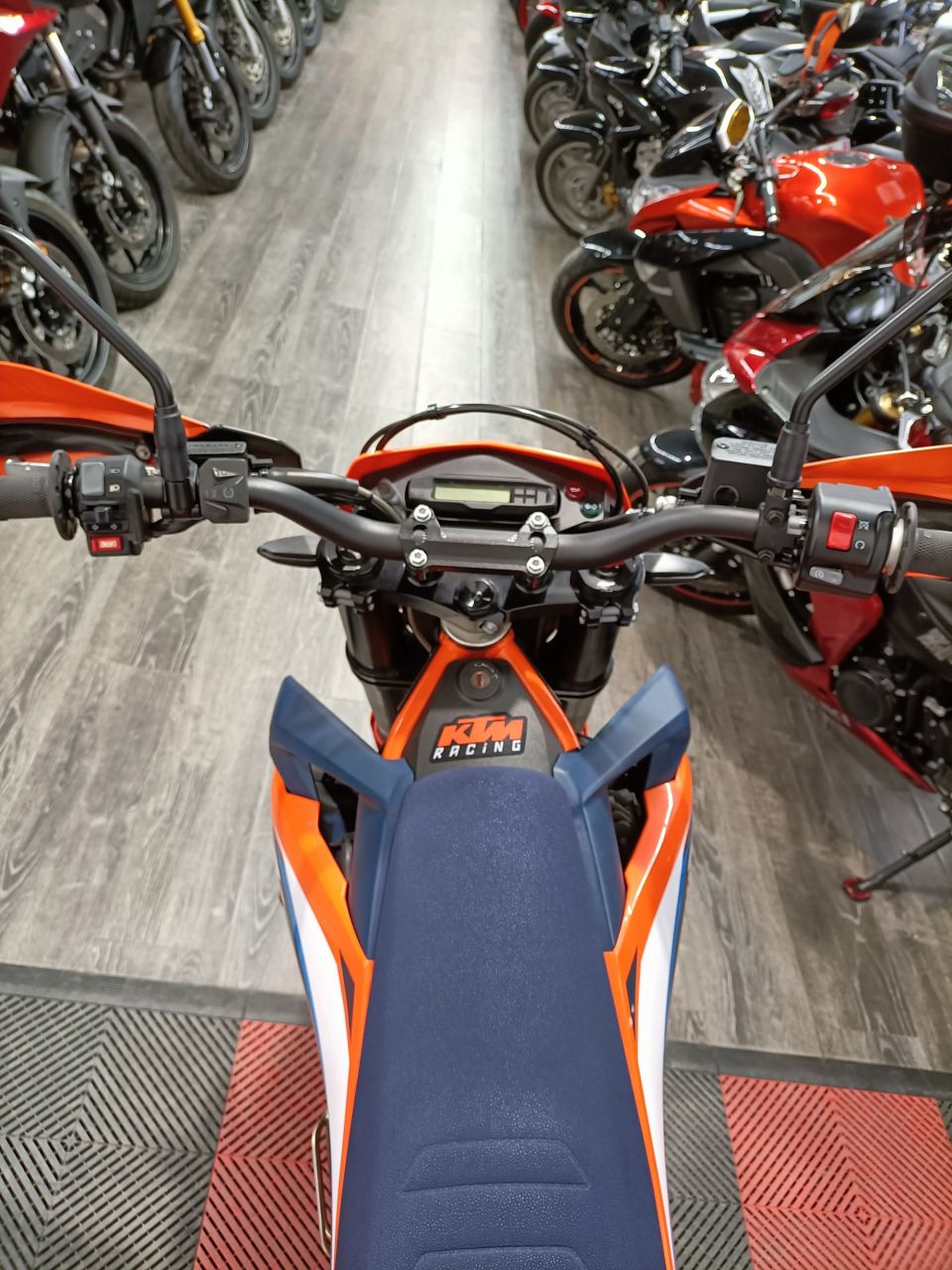 KTM 690 SMC R 4