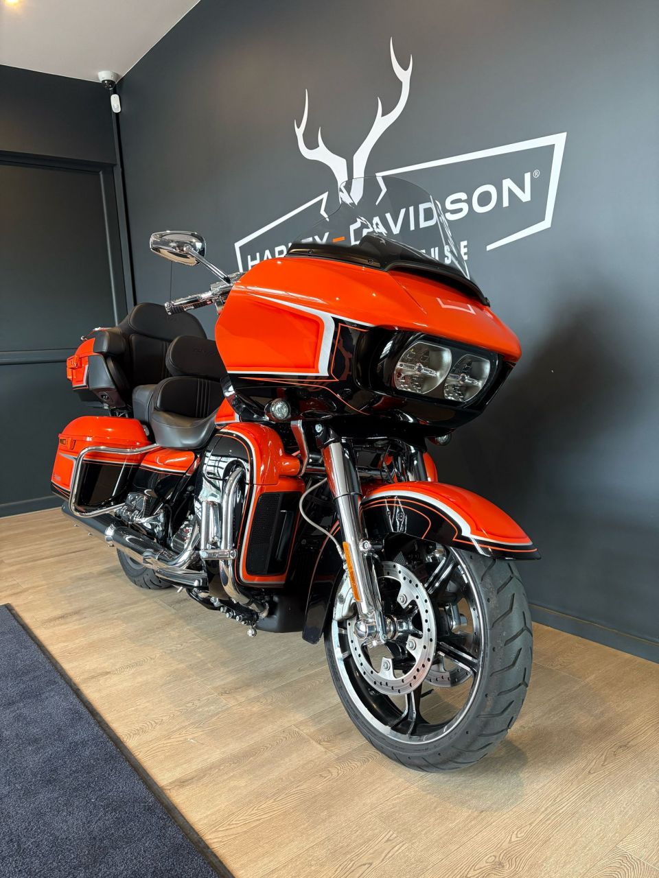 HARLEY-DAVIDSON TOURING ROAD GLIDE 1923 CVO 4