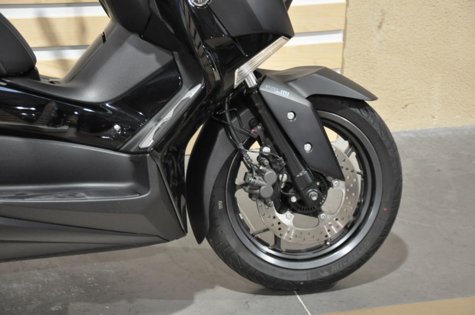 YAMAHA X-MAX 125 IRON MAX 4