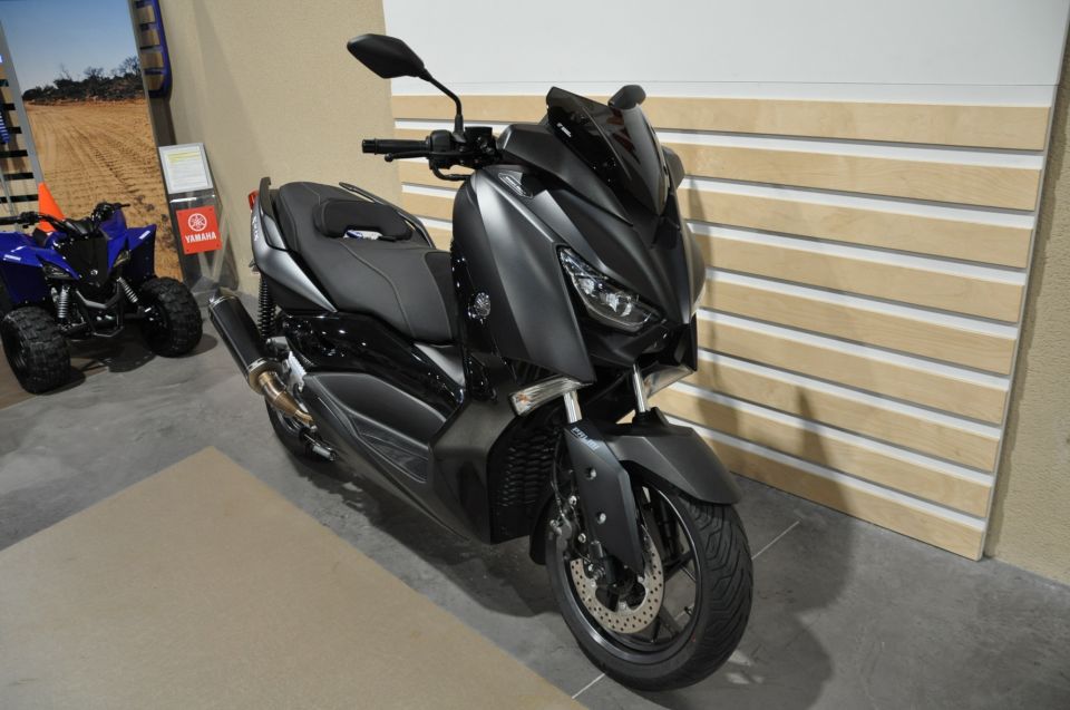 YAMAHA X-MAX 125 IRON MAX 4