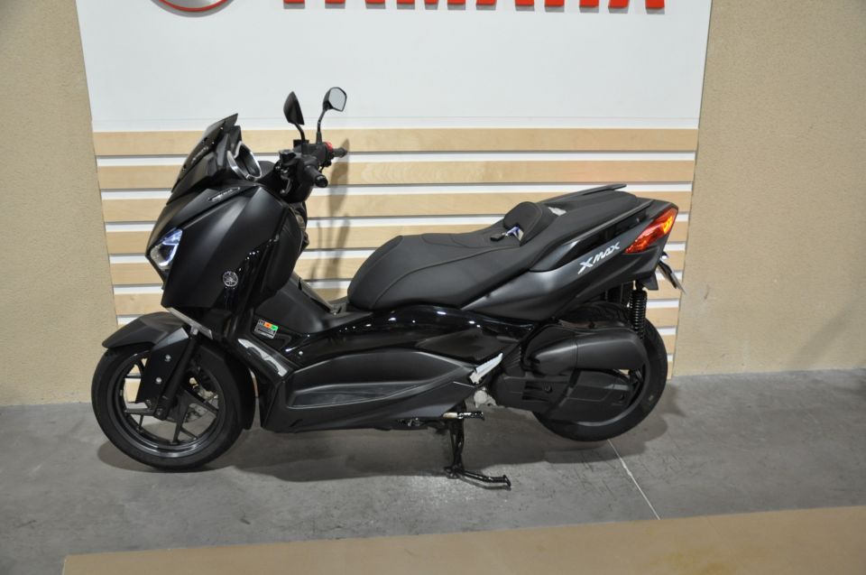 YAMAHA X-MAX 125 IRON MAX 4