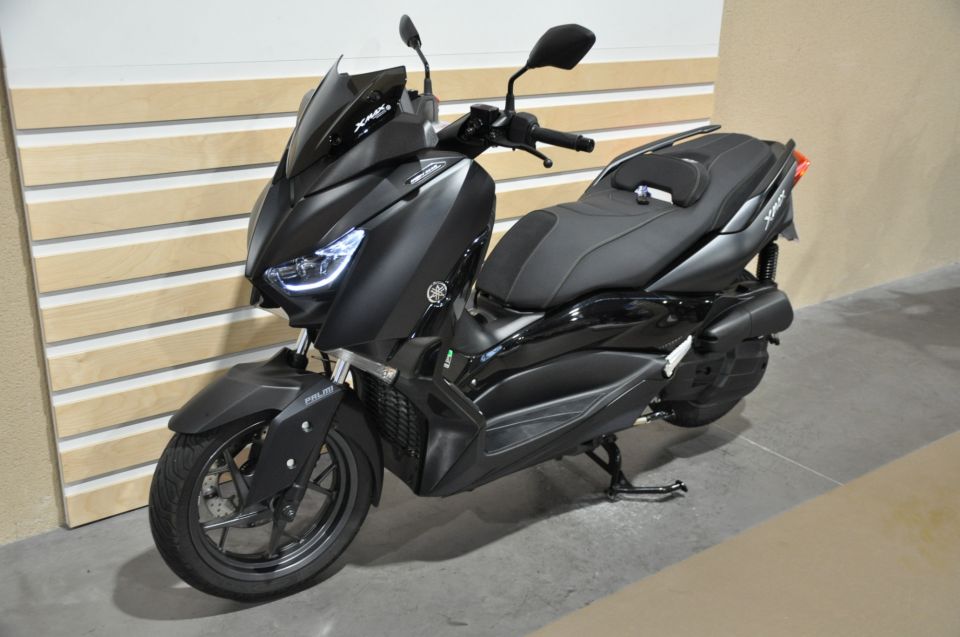 YAMAHA X-MAX 125 IRON MAX 4