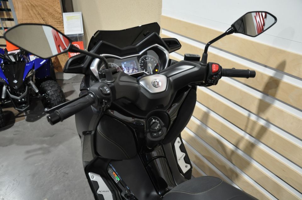 YAMAHA X-MAX 125 IRON MAX 4