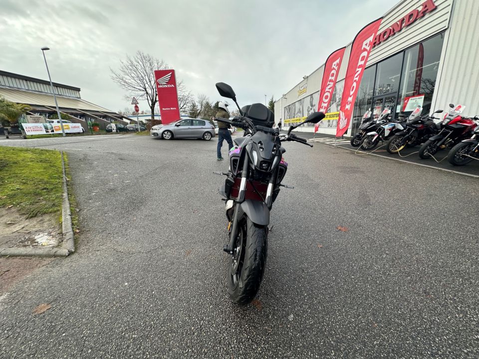 YAMAHA MT-07 4
