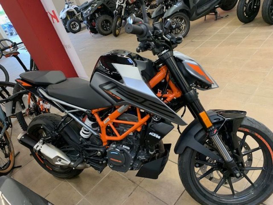 KTM 125 DUKE ABS 4