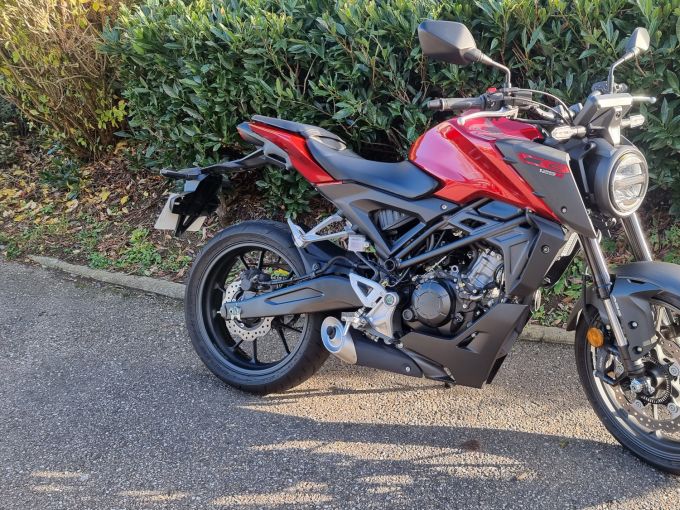 HONDA CB 125 R 4