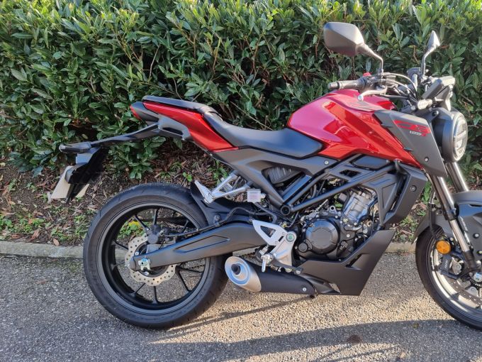 HONDA CB 125 R 4