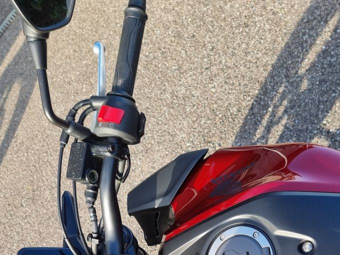 HONDA CB 125 R 4