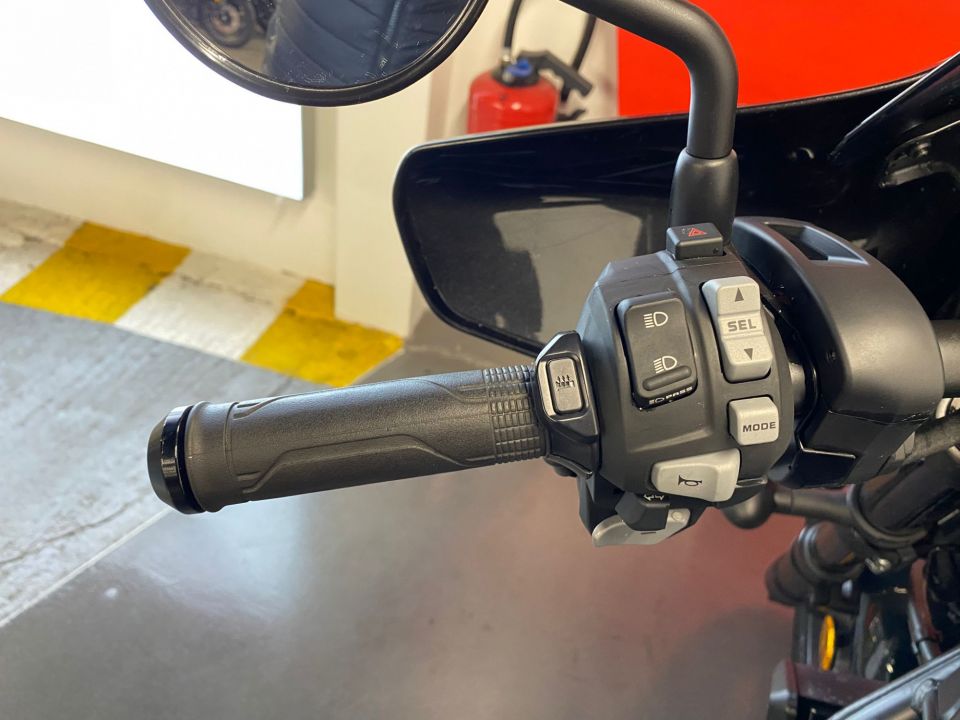 HONDA CMX 1100 REBEL 4