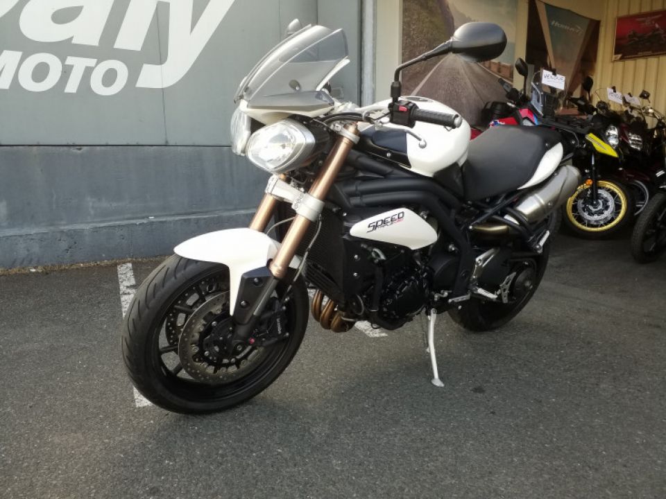 TRIUMPH SPEED TRIPLE 1050 4