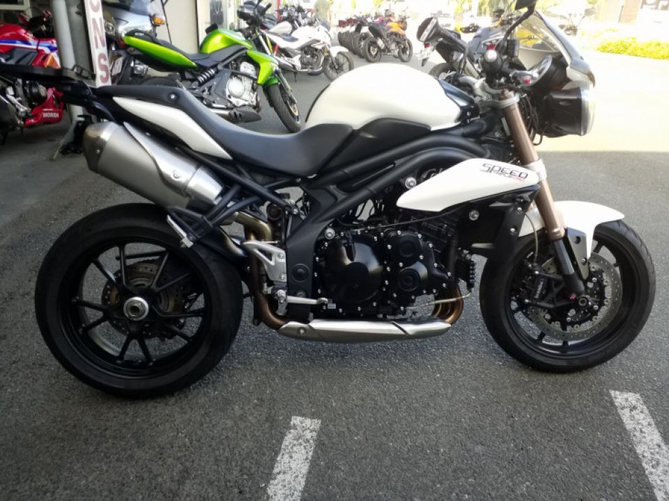 TRIUMPH SPEED TRIPLE 1050 4