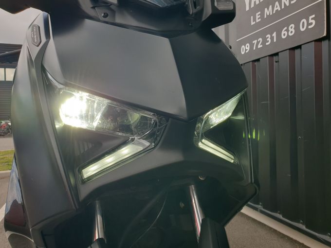 YAMAHA XMAX 125 TECH MAX 4