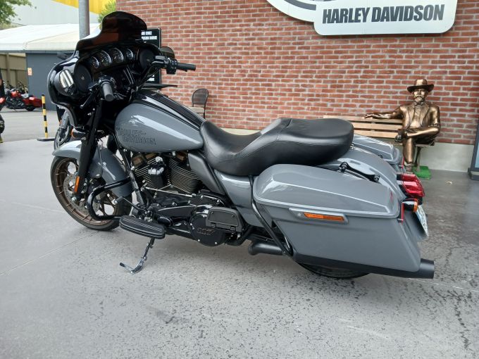 HARLEY-DAVIDSON TOURING STREET GLIDE 1923 ST 4