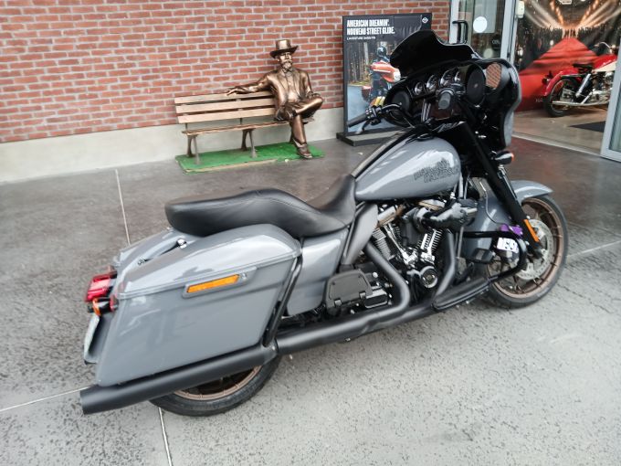 HARLEY-DAVIDSON TOURING STREET GLIDE 1923 ST 4