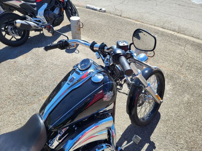 HARLEY-DAVIDSON DYNA WIDE GLIDE 1690 4