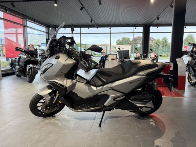 HONDA ADV 350 4