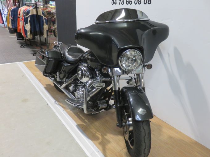 HARLEY-DAVIDSON STREET GLIDE 4