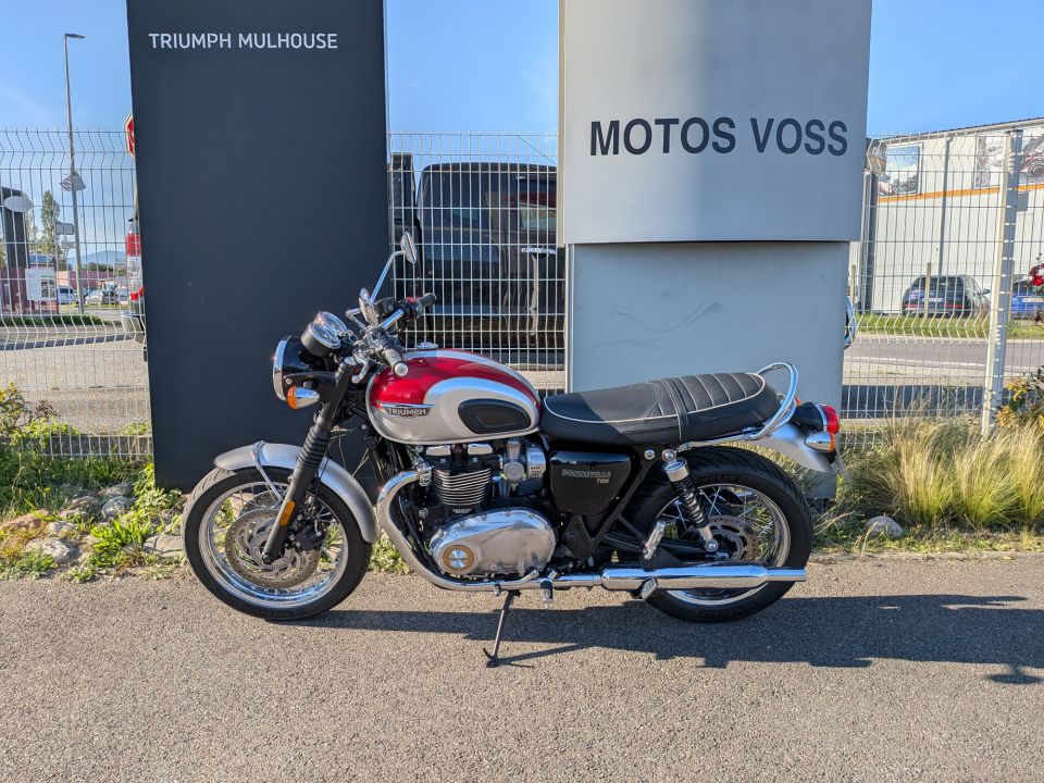 TRIUMPH BONNEVILLE T120 4