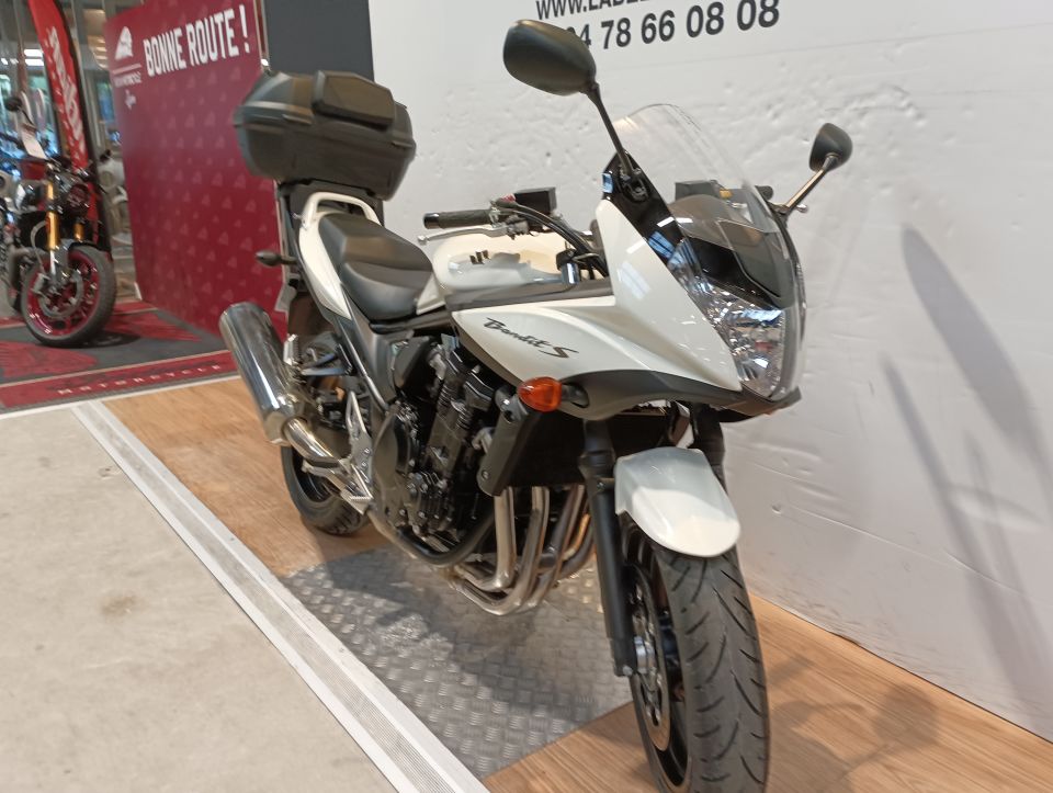 SUZUKI GSF 650S BANDIT 4