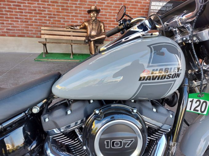 HARLEY-DAVIDSON SOFTAIL SPORT GLIDE 1745 4