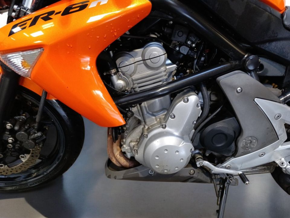 KAWASAKI ER-6 4
