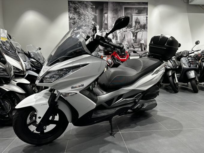KAWASAKI J 300 ABS 4
