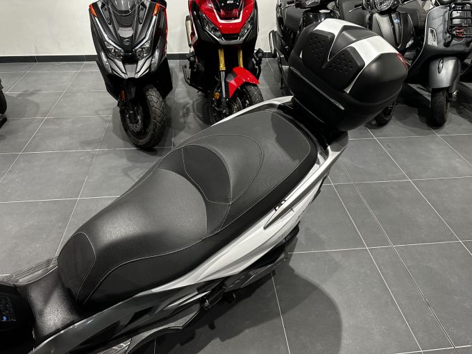 KAWASAKI J 300 ABS 4