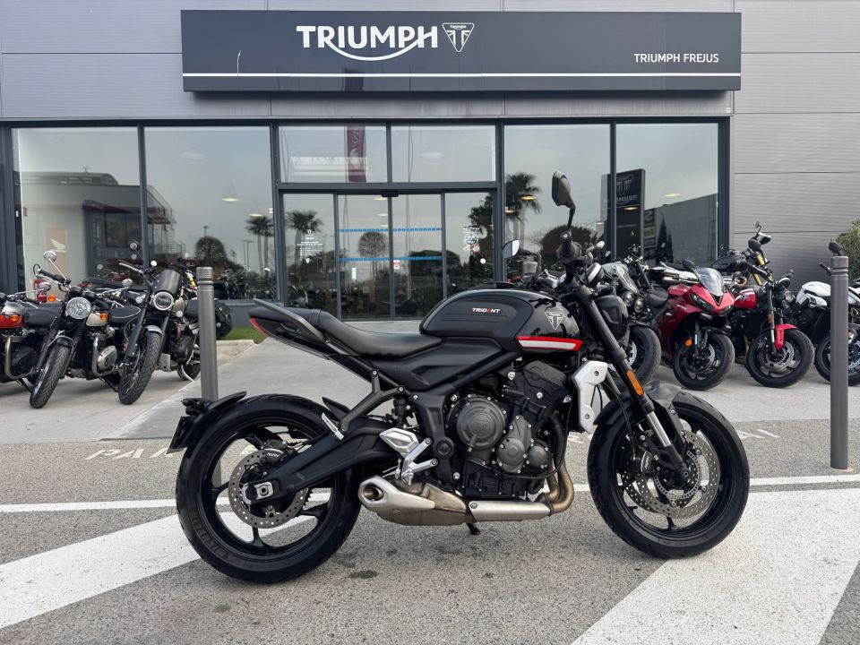 TRIUMPH TRIDENT 660 4